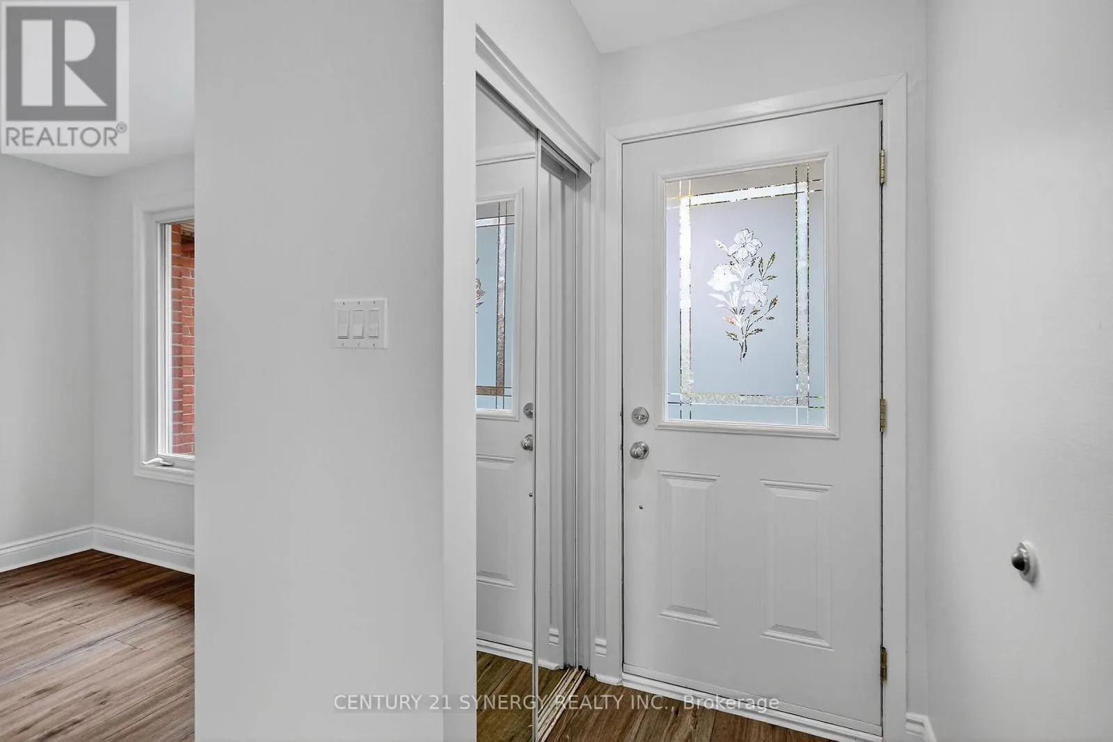 928 MEADOWLANDS DRIVE