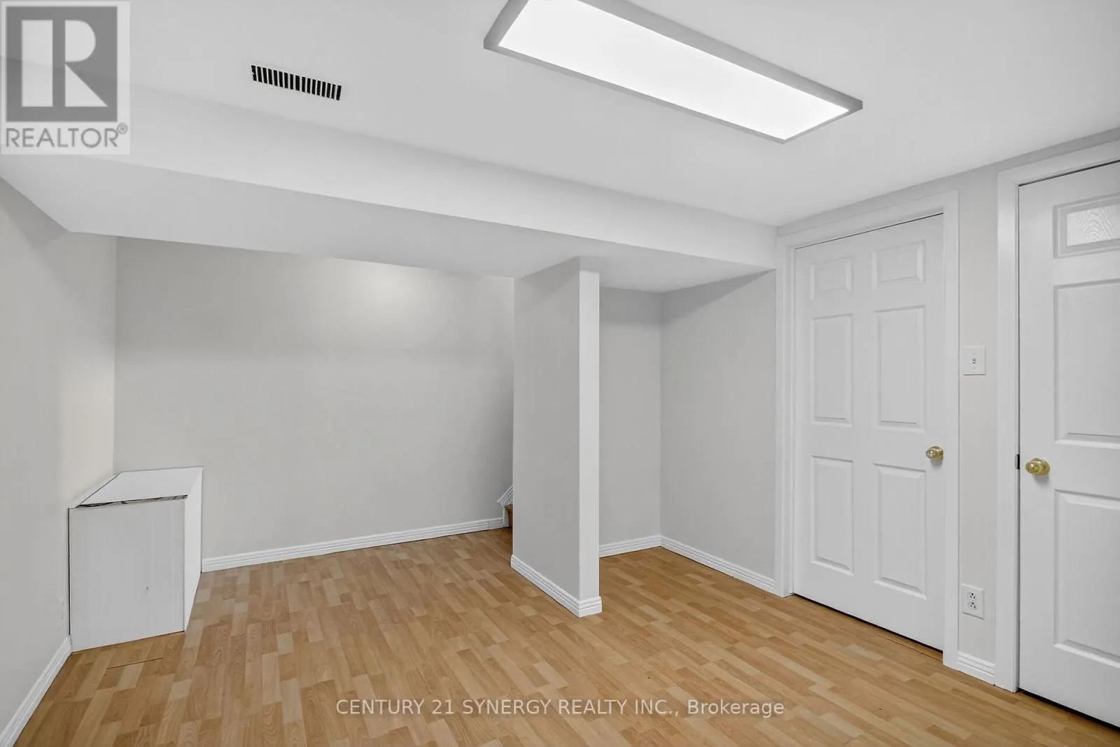 928 MEADOWLANDS DRIVE