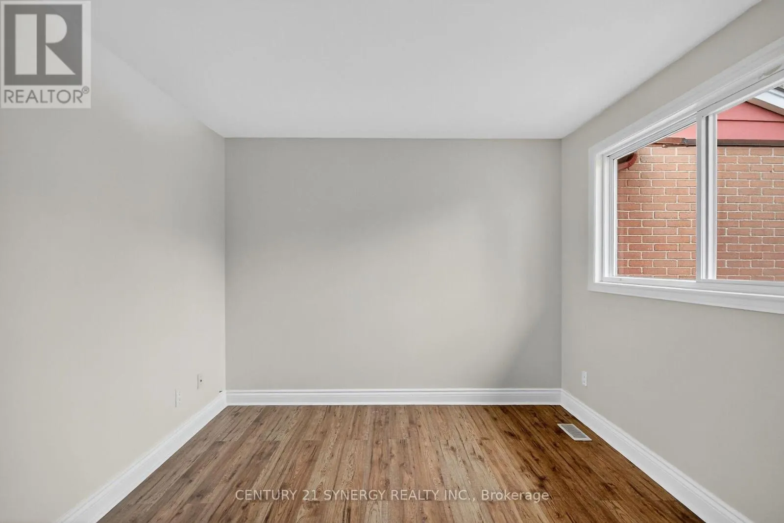 928 MEADOWLANDS DRIVE