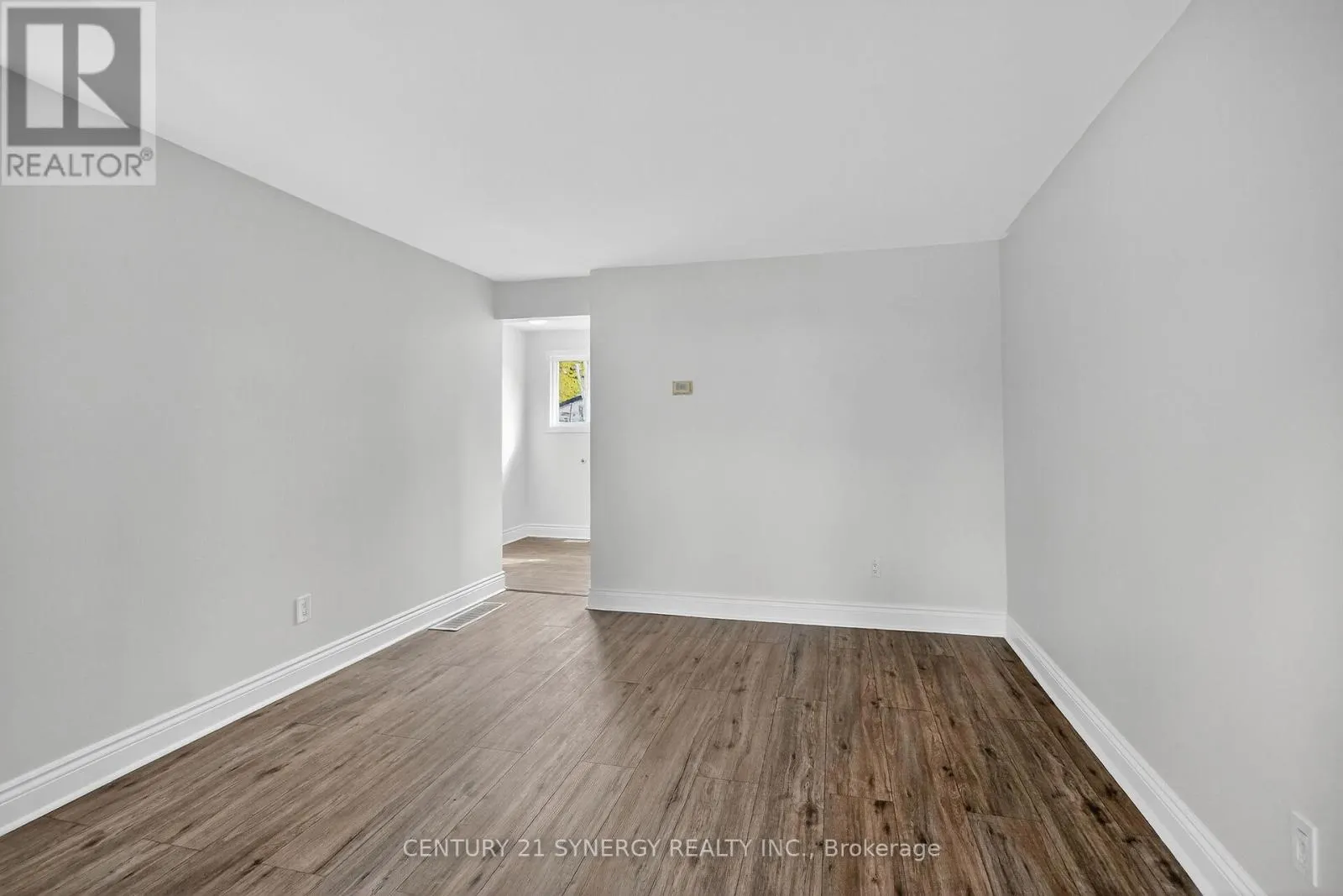 928 MEADOWLANDS DRIVE