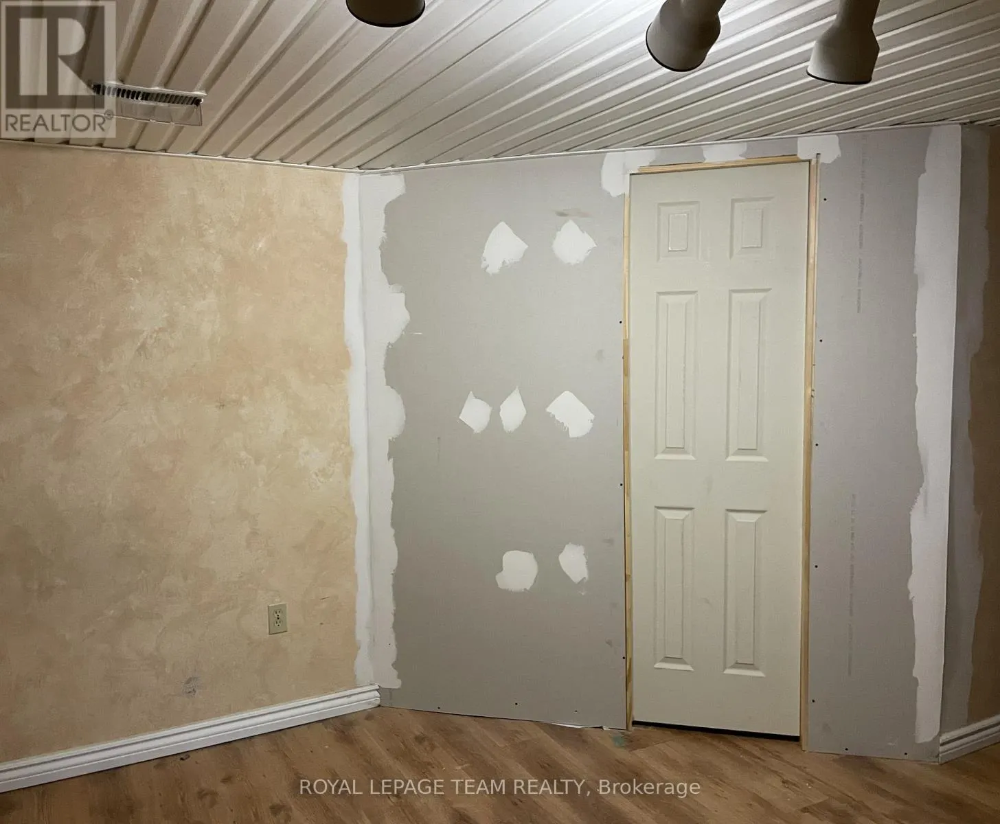 1094 ALENMEDE CRESCENT