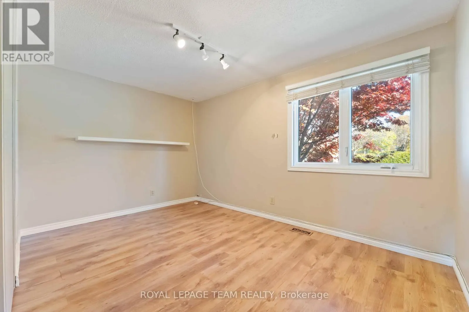 1094 ALENMEDE CRESCENT