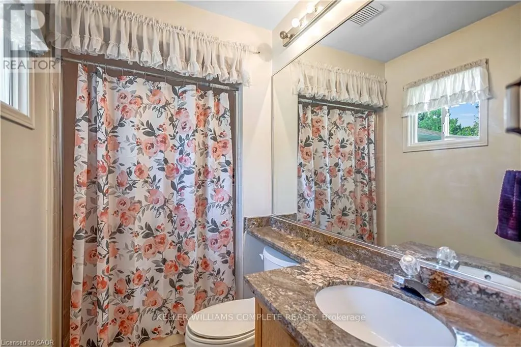 375 SILVERBIRCH BOULEVARD