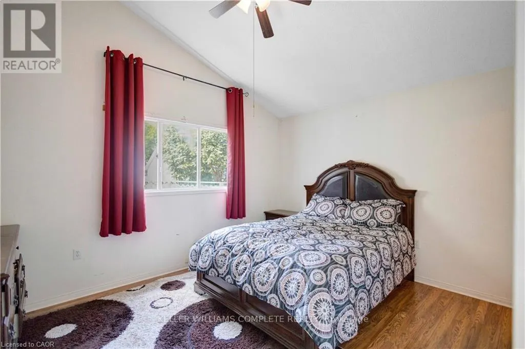 375 SILVERBIRCH BOULEVARD