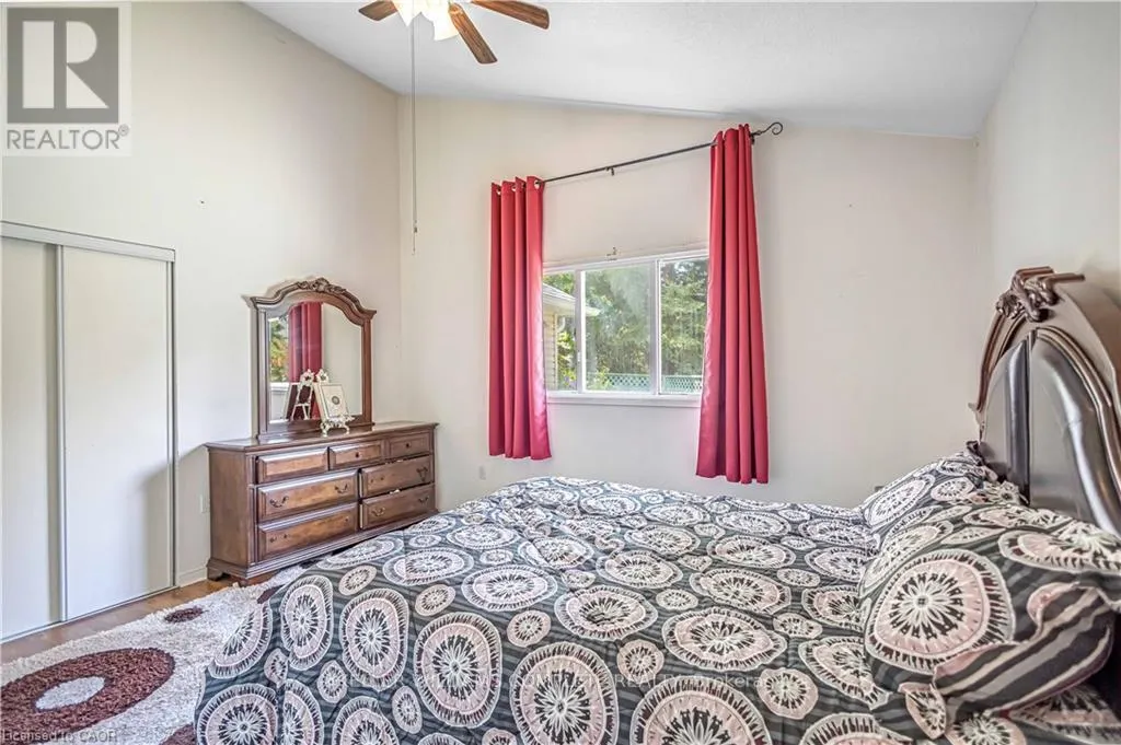 375 SILVERBIRCH BOULEVARD