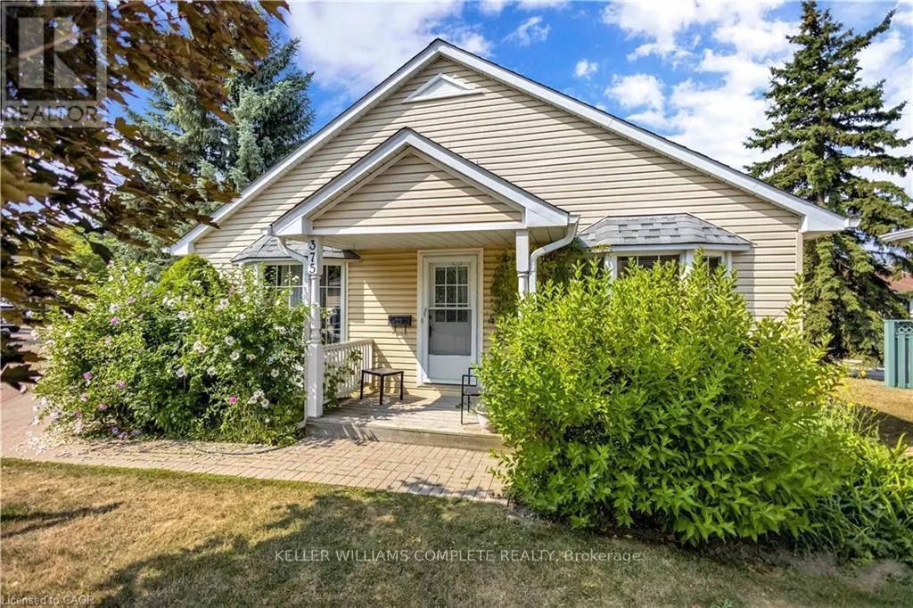 375 SILVERBIRCH BOULEVARD