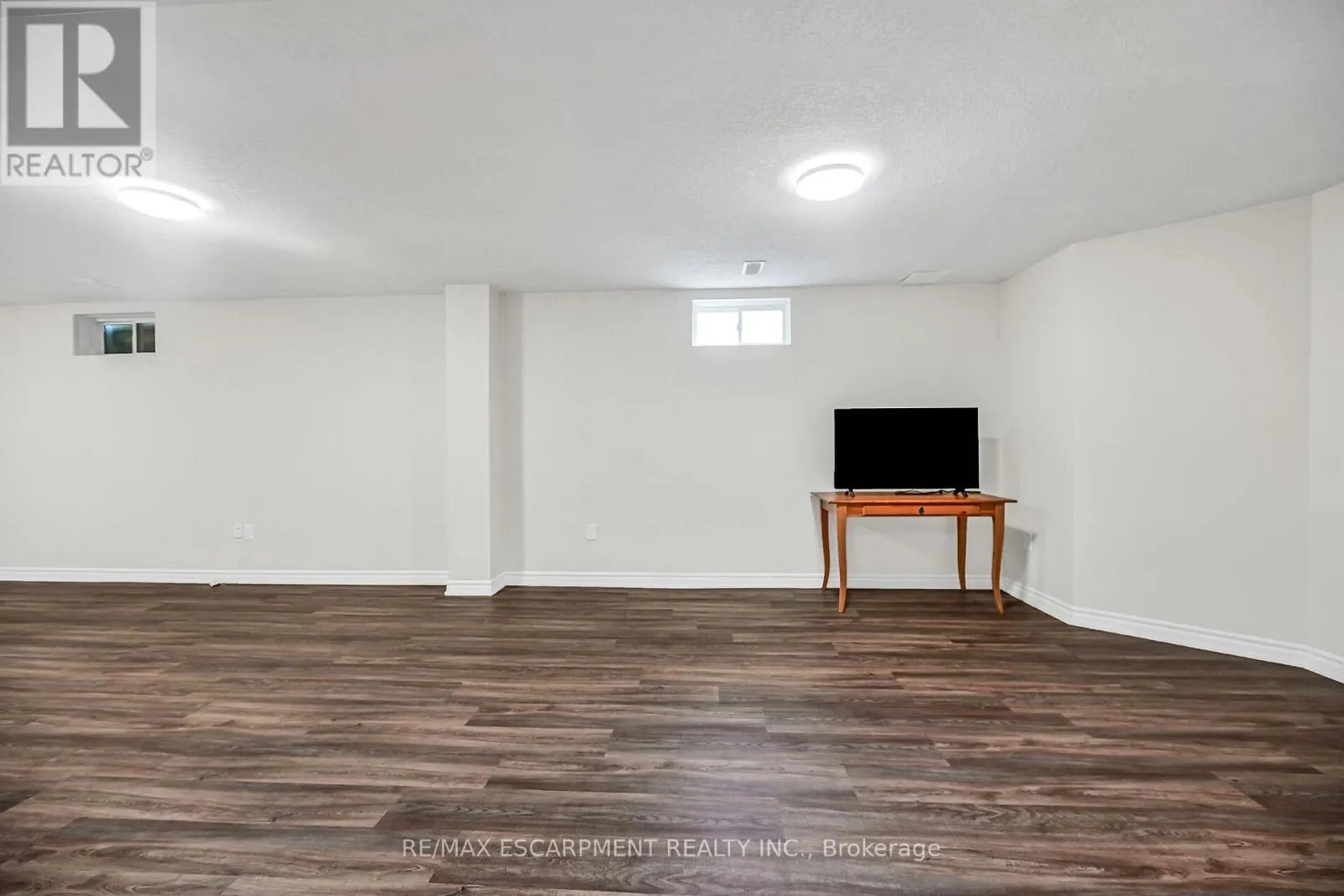 8 - 99 PANABAKER DRIVE