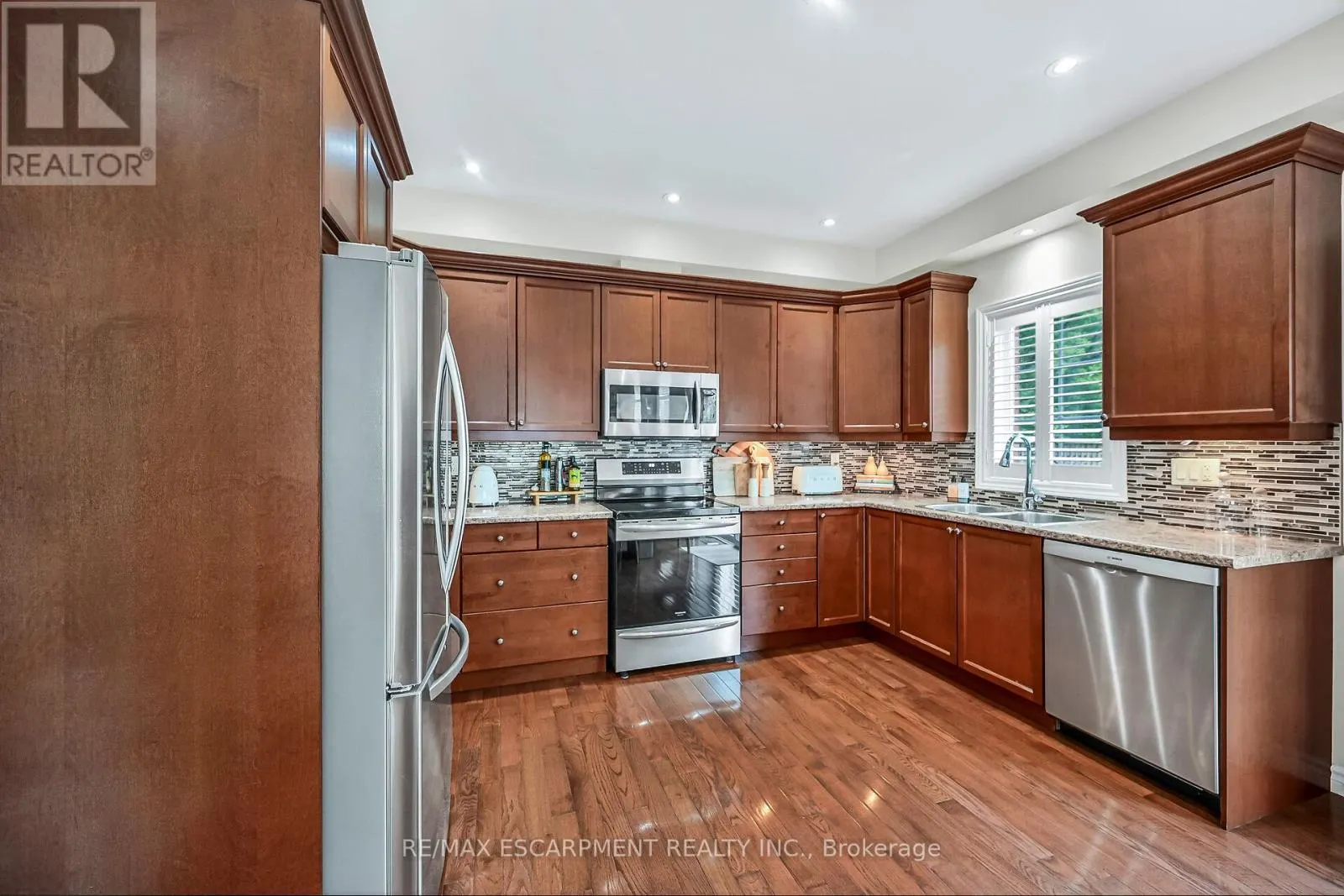 8 - 99 PANABAKER DRIVE