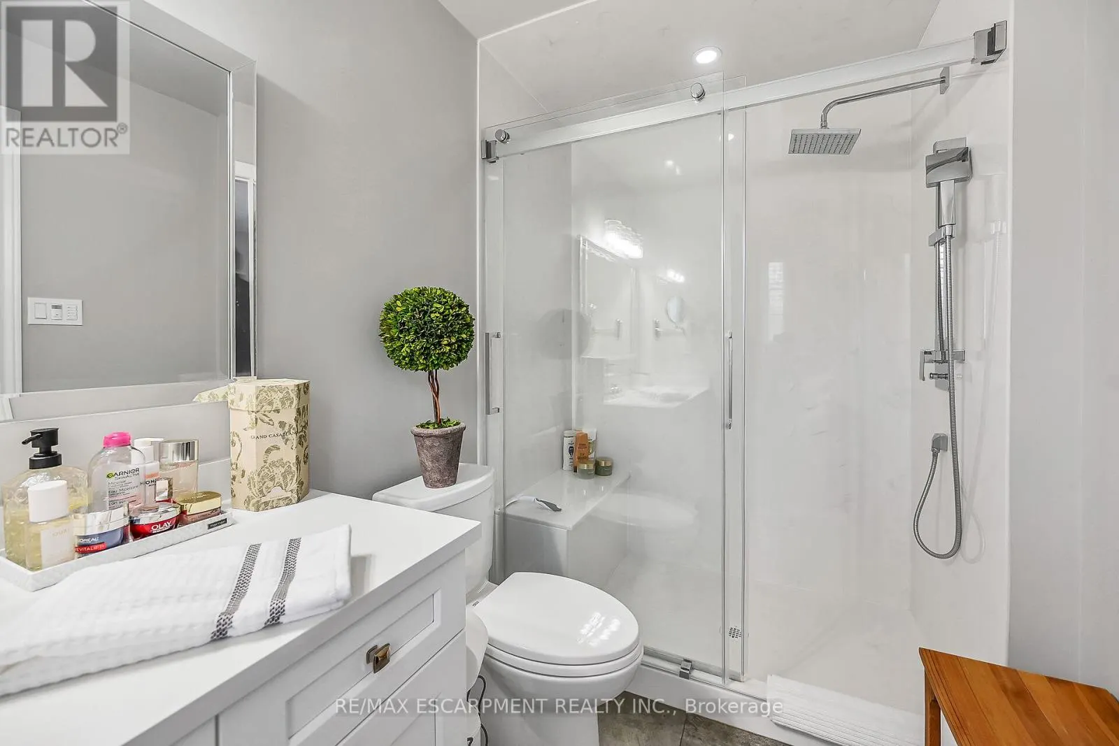 8 - 99 PANABAKER DRIVE