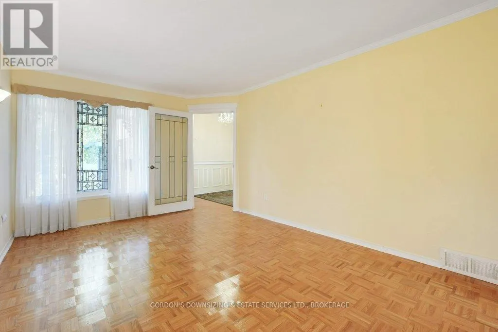 30 CHICKASAW CRESCENT