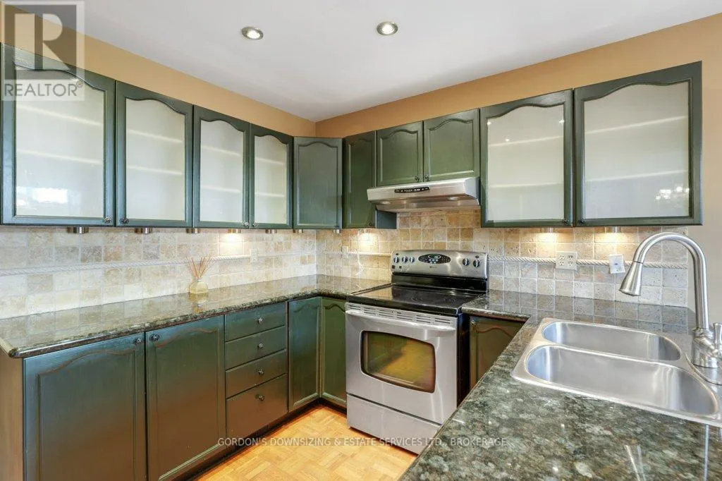 30 CHICKASAW CRESCENT