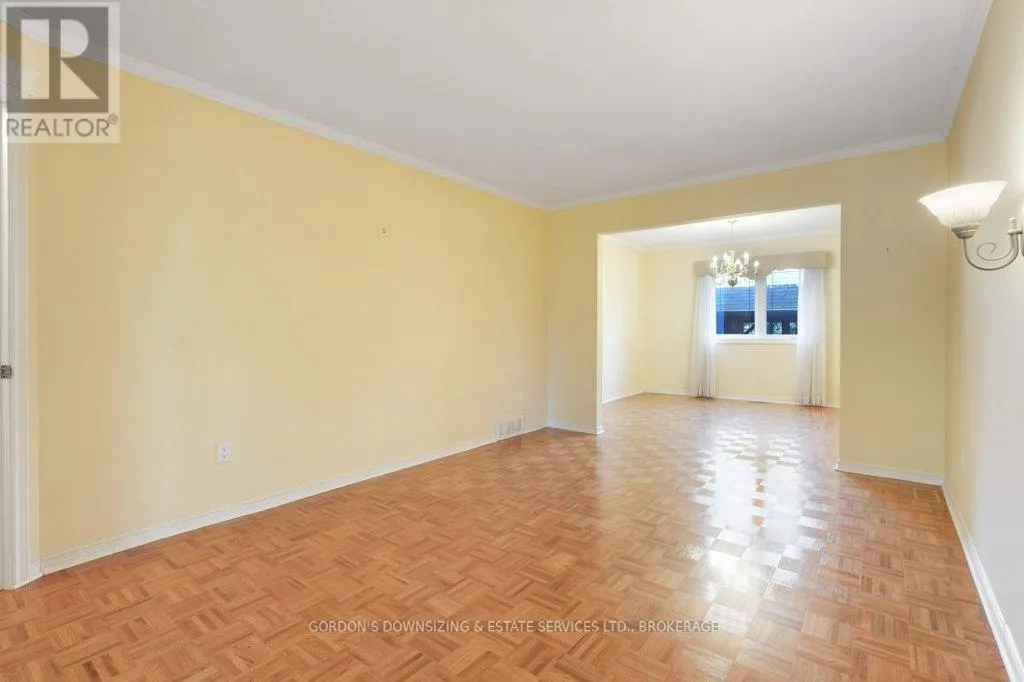 30 CHICKASAW CRESCENT