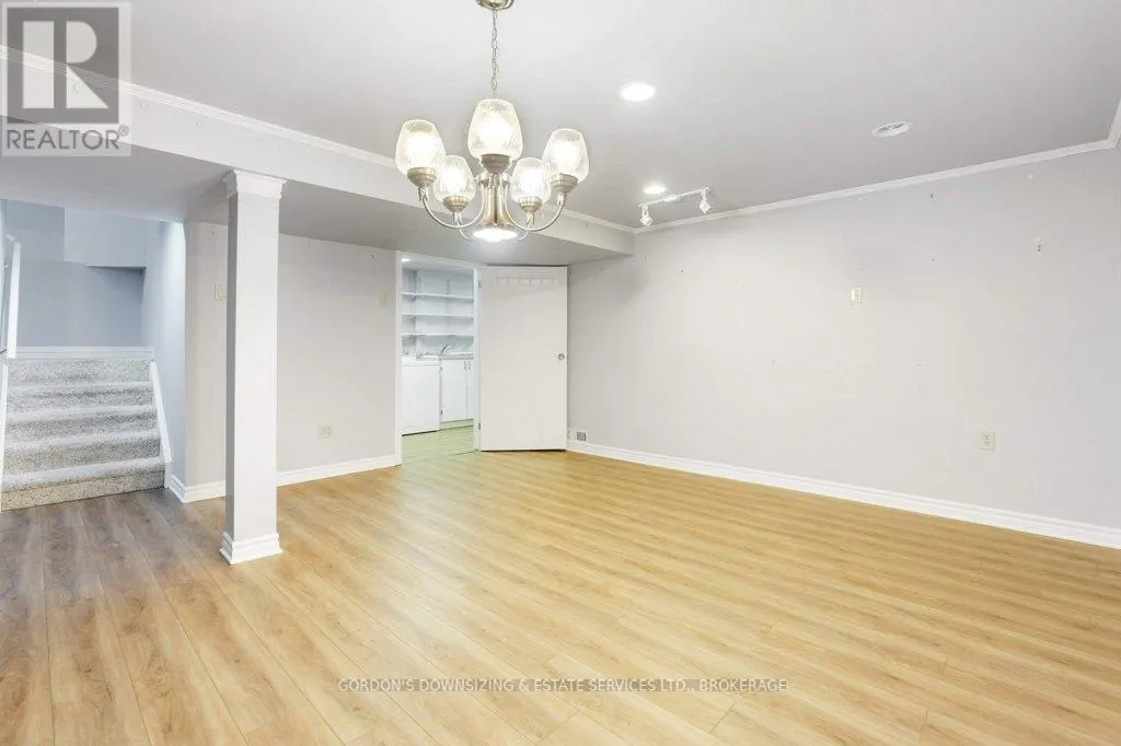 30 CHICKASAW CRESCENT