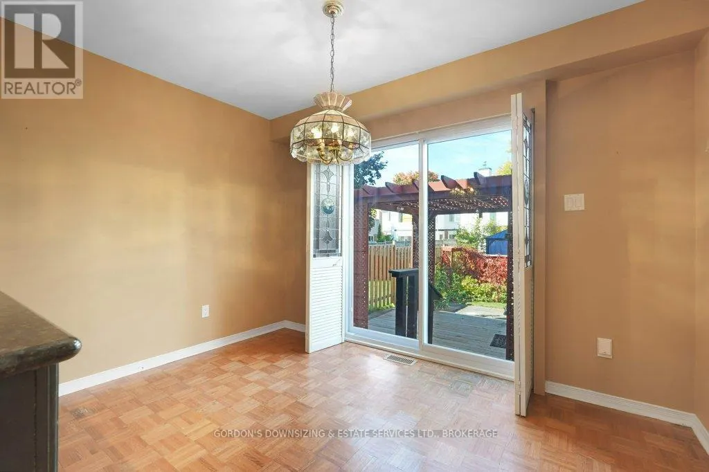 30 CHICKASAW CRESCENT