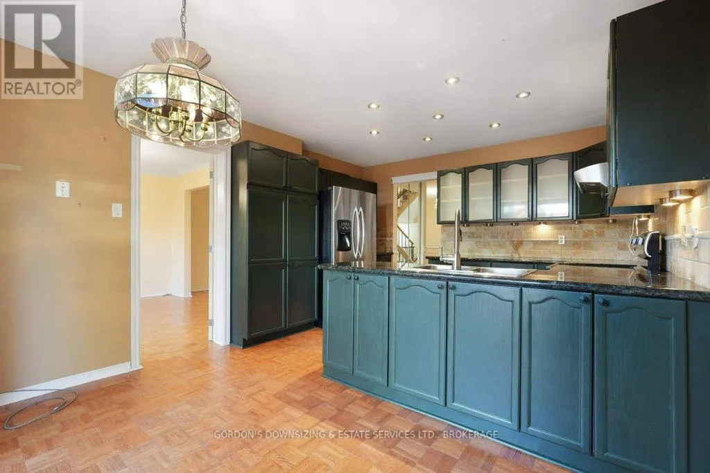 30 CHICKASAW CRESCENT