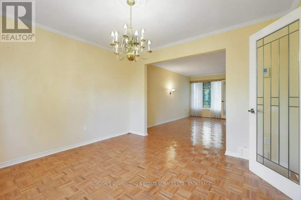 30 CHICKASAW CRESCENT