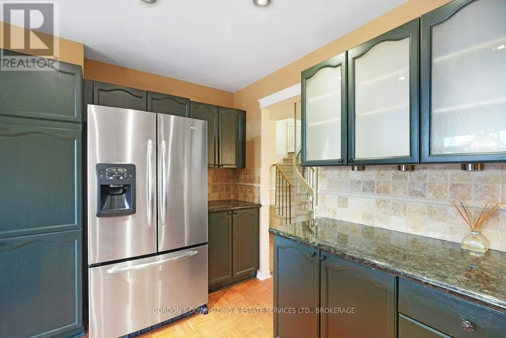 30 CHICKASAW CRESCENT