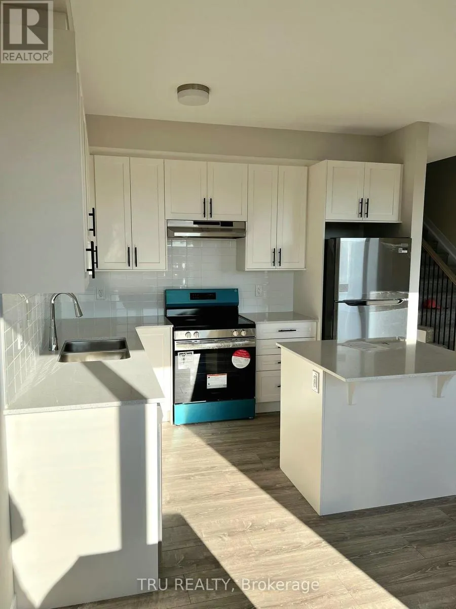 887 ANDESITE TERRACE