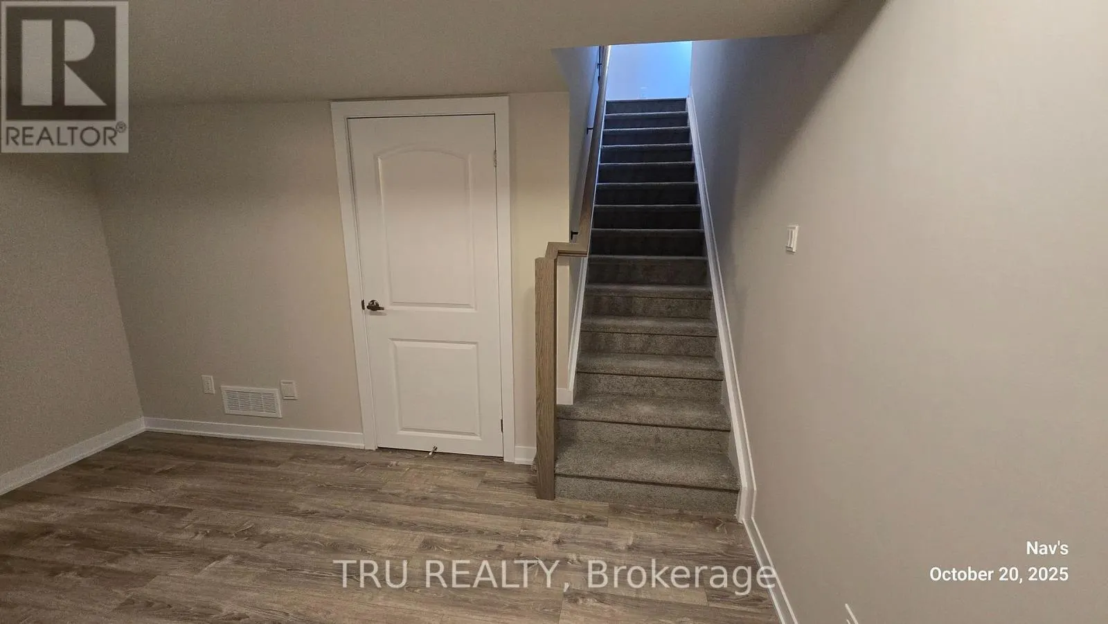 887 ANDESITE TERRACE