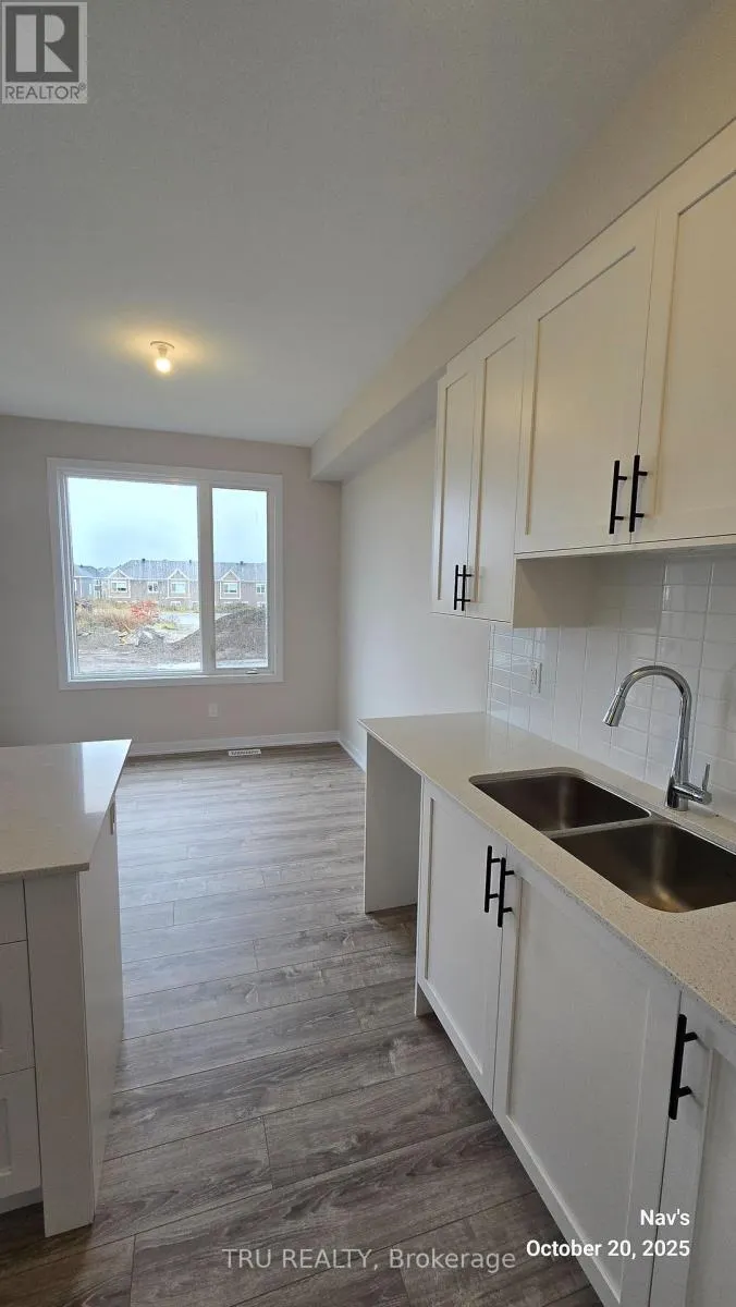 887 ANDESITE TERRACE