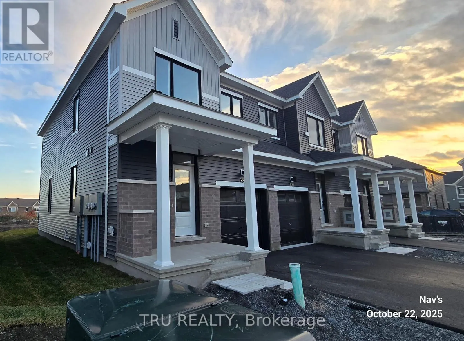 887 ANDESITE TERRACE