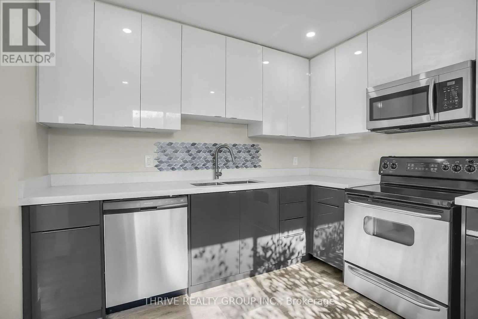 36 - 490 THIRD STREET, #36