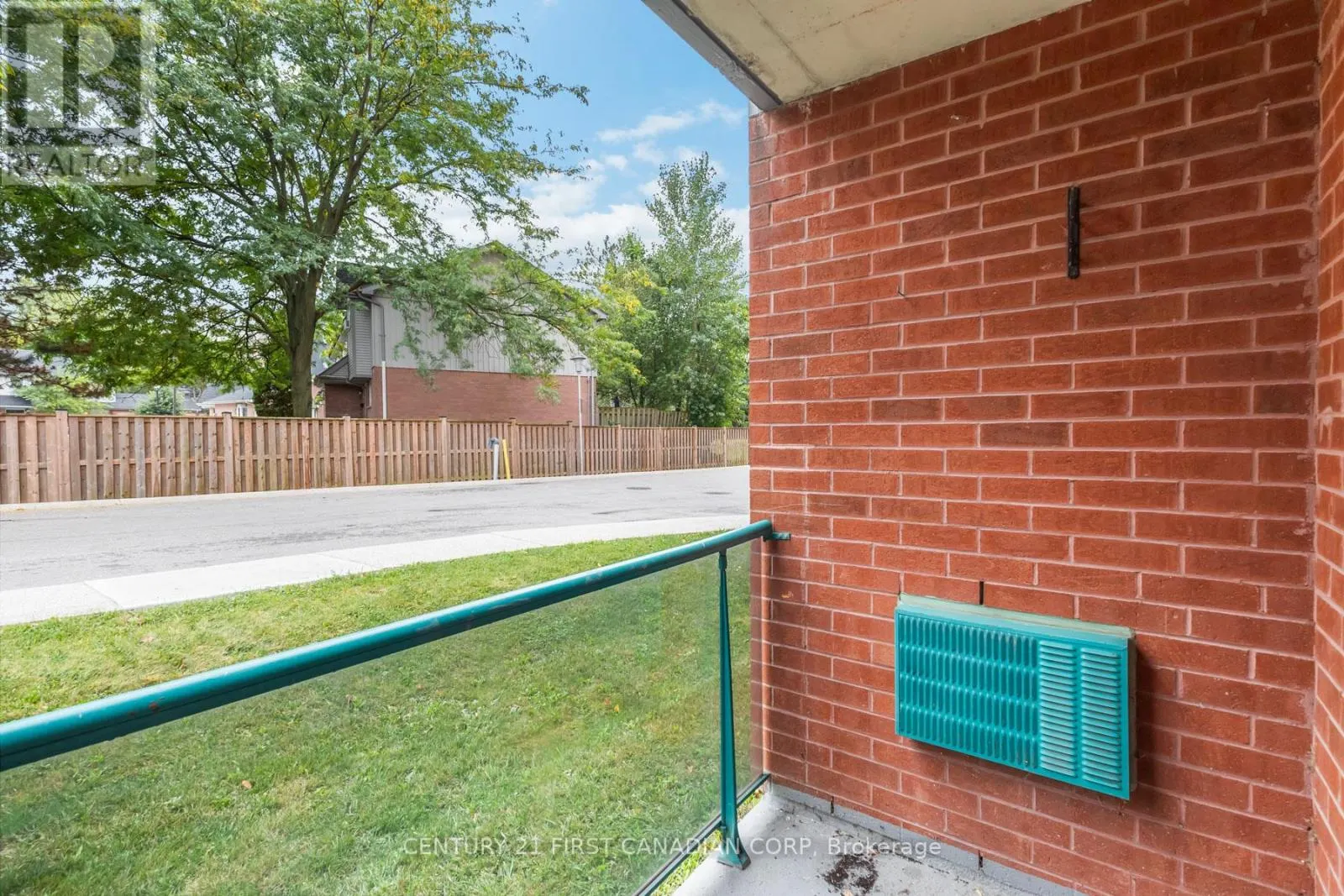 108 - 76 BASE LINE ROAD W, #108