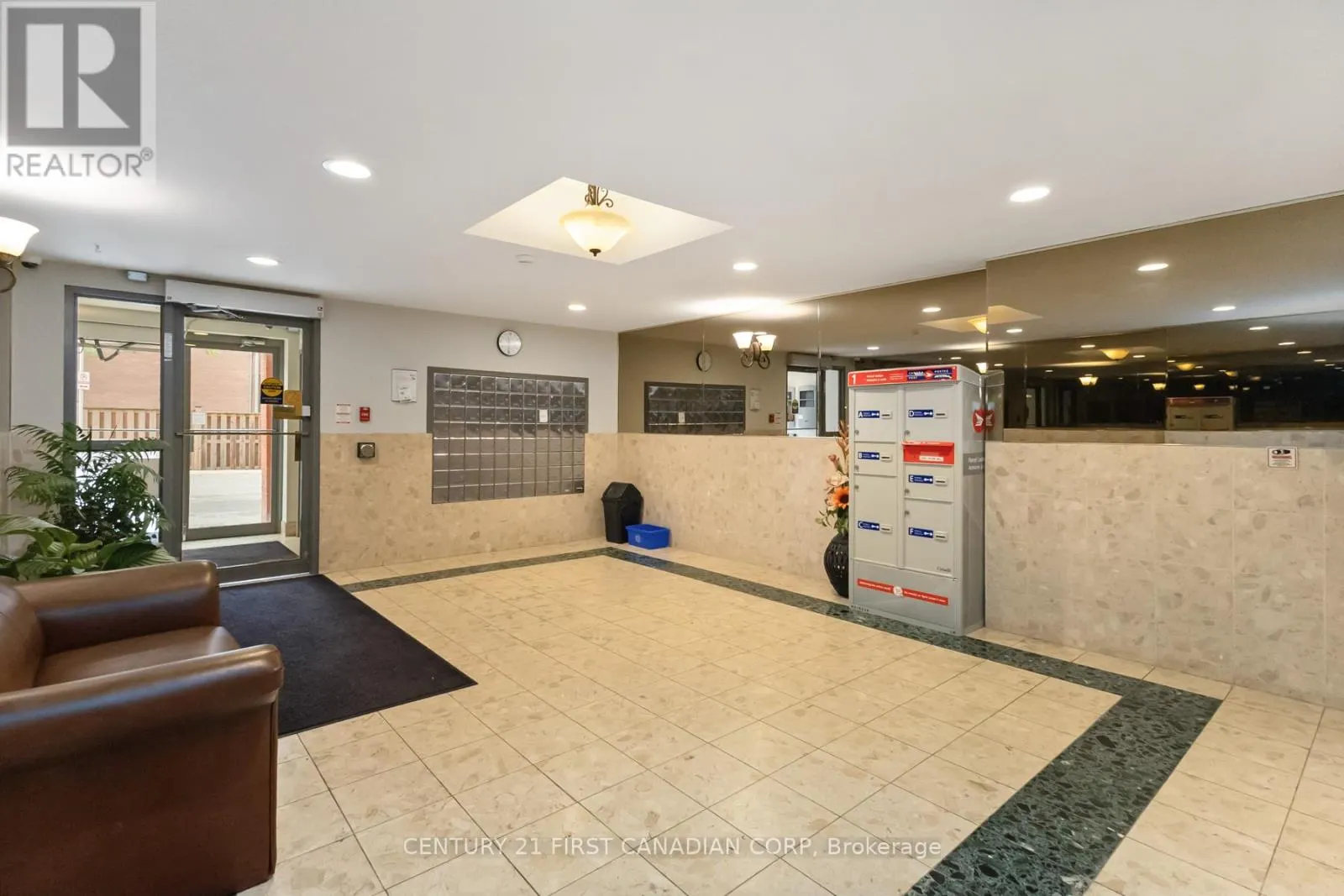 108 - 76 BASE LINE ROAD W, #108