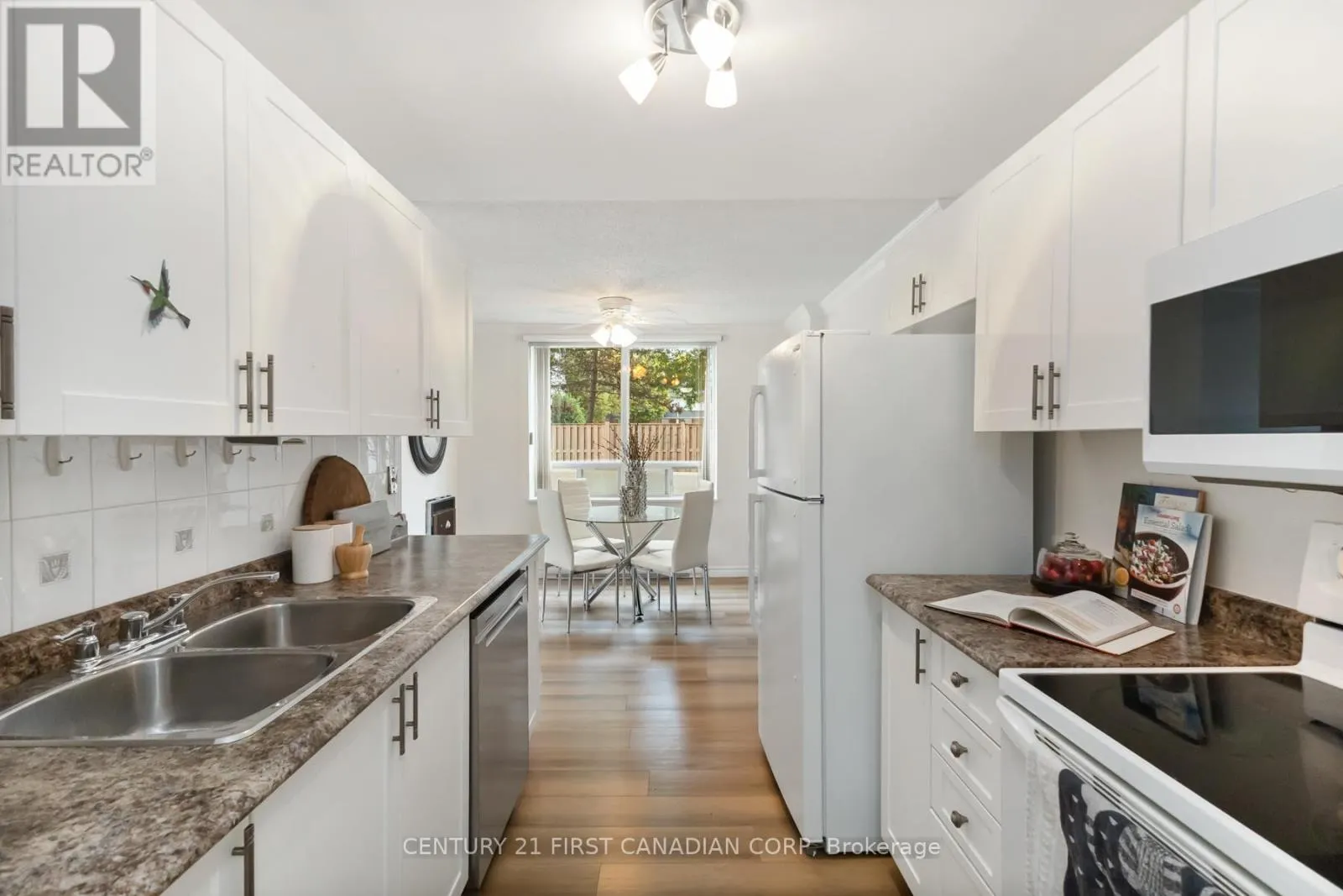 108 - 76 BASE LINE ROAD W, #108