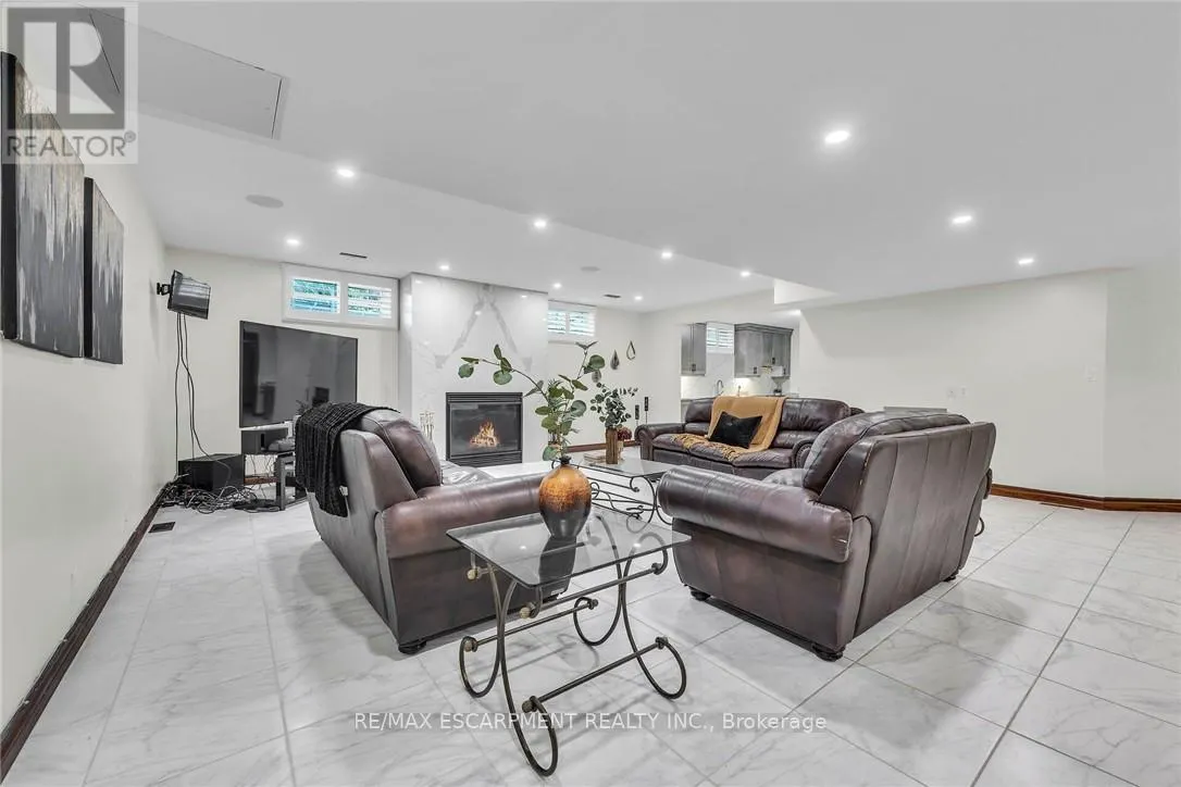 117 CHRISTOPHER DRIVE