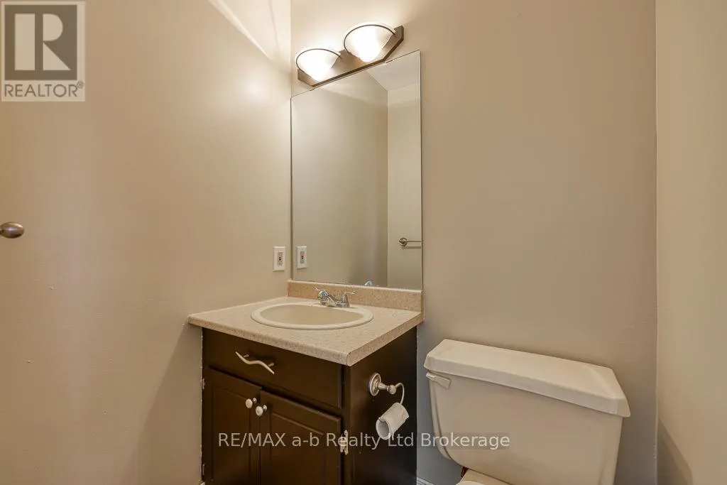 20 - 275 GEORGE STREET, #20