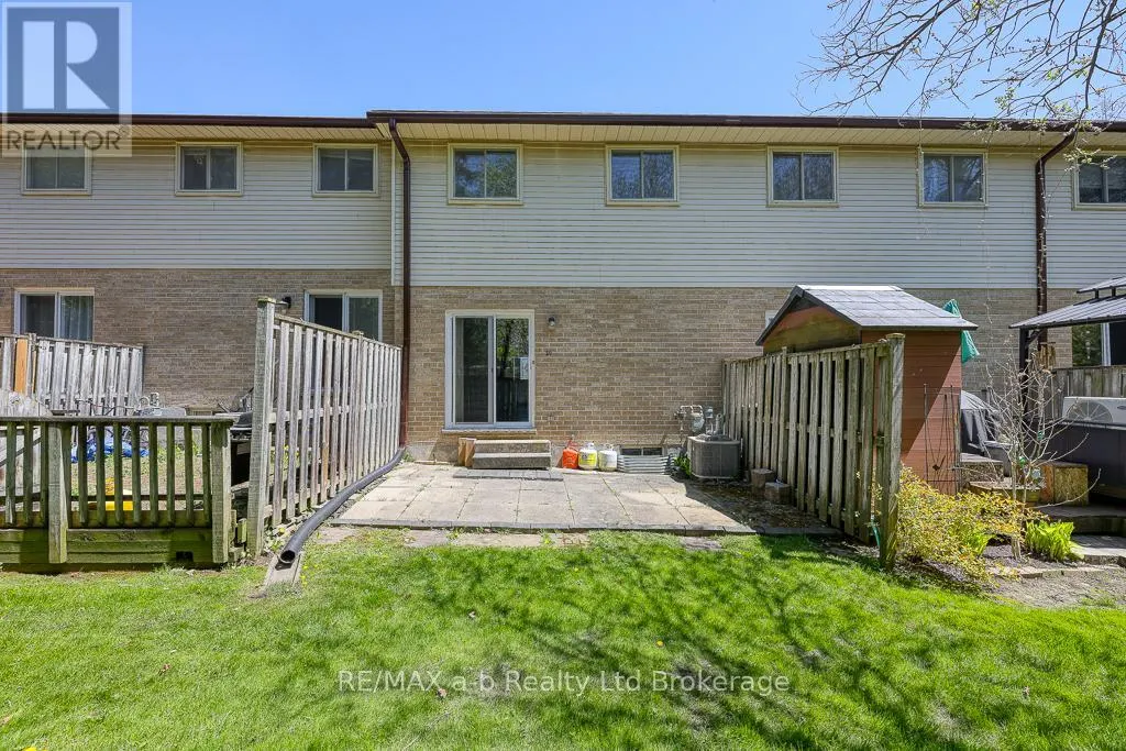 20 - 275 GEORGE STREET, #20