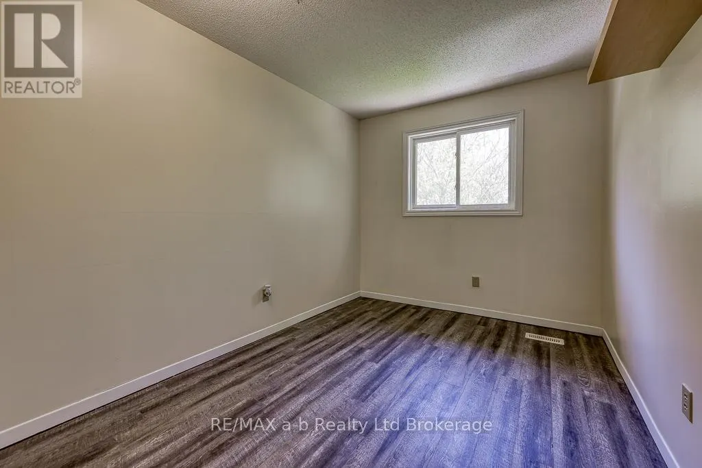 20 - 275 GEORGE STREET, #20