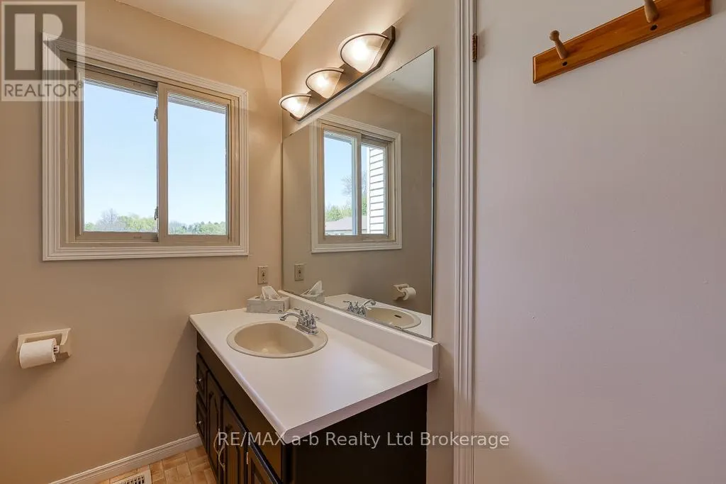 20 - 275 GEORGE STREET, #20