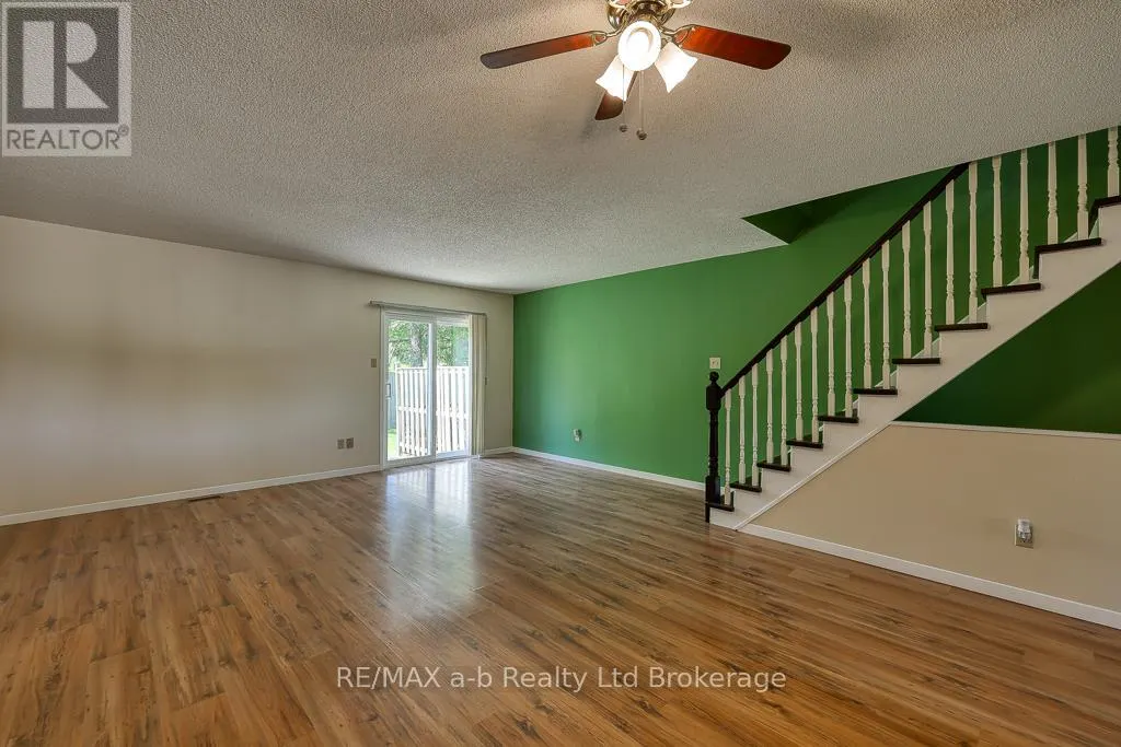 20 - 275 GEORGE STREET, #20