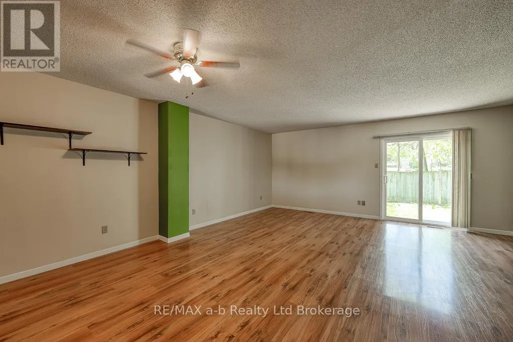 20 - 275 GEORGE STREET, #20