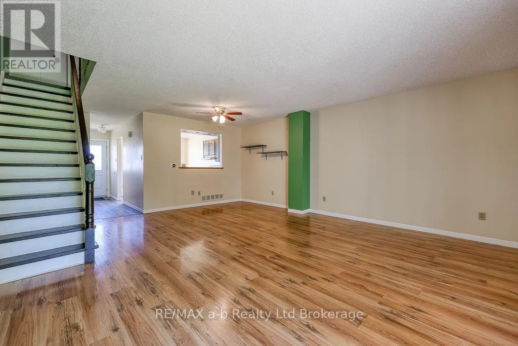 20 - 275 GEORGE STREET, #20