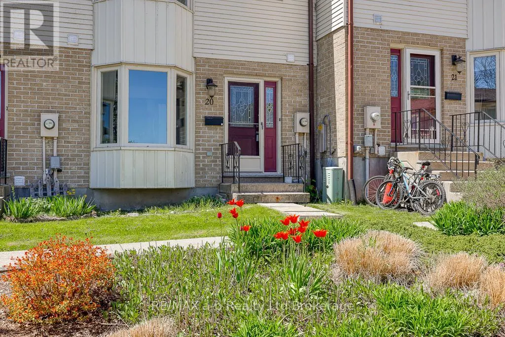 20 - 275 GEORGE STREET, #20