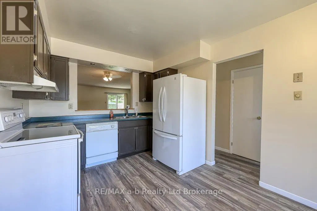 20 - 275 GEORGE STREET, #20