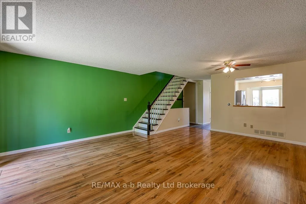 20 - 275 GEORGE STREET, #20