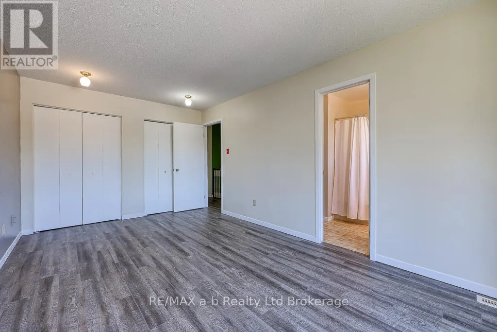 20 - 275 GEORGE STREET, #20