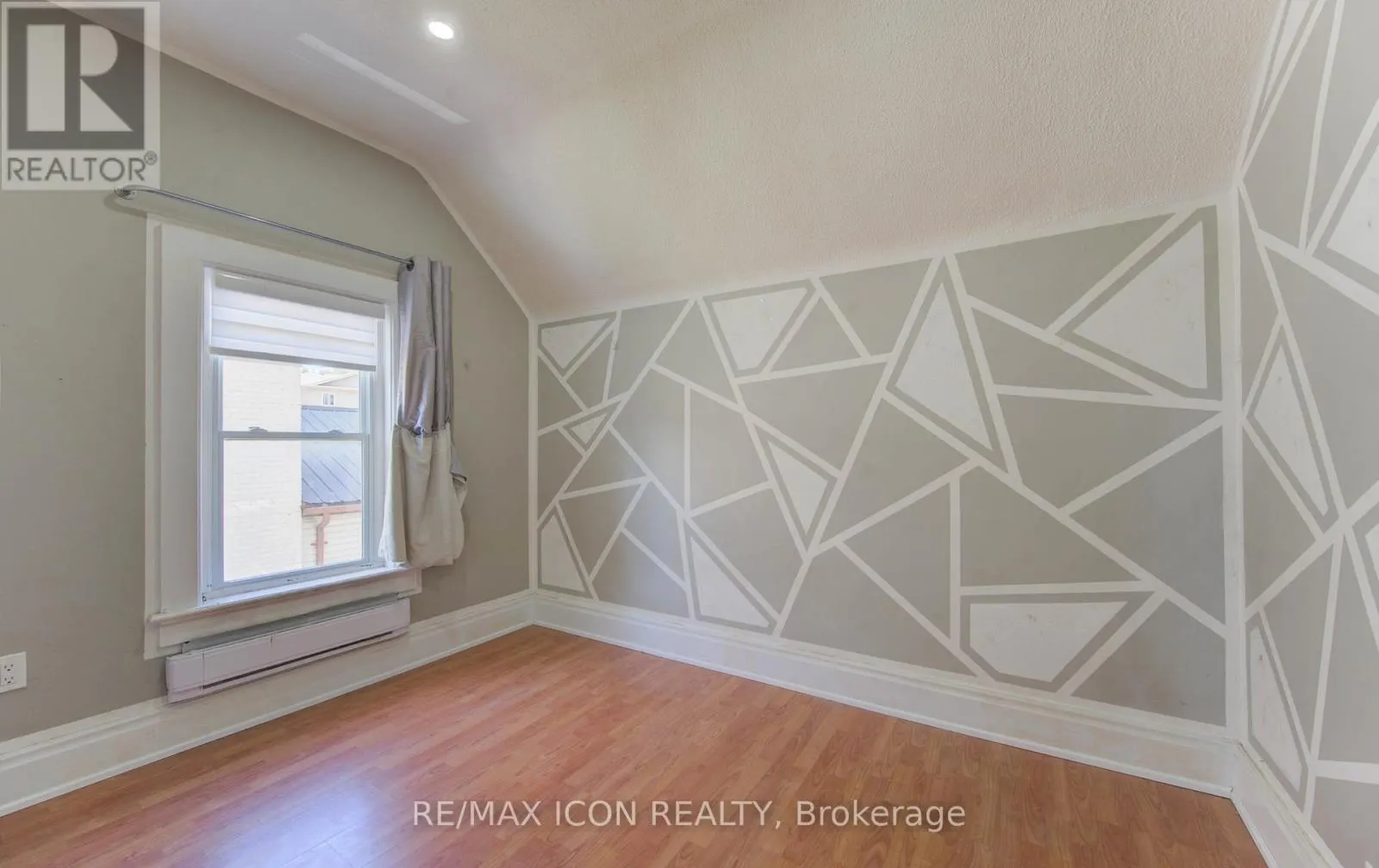 138 COURTLAND AVENUE E