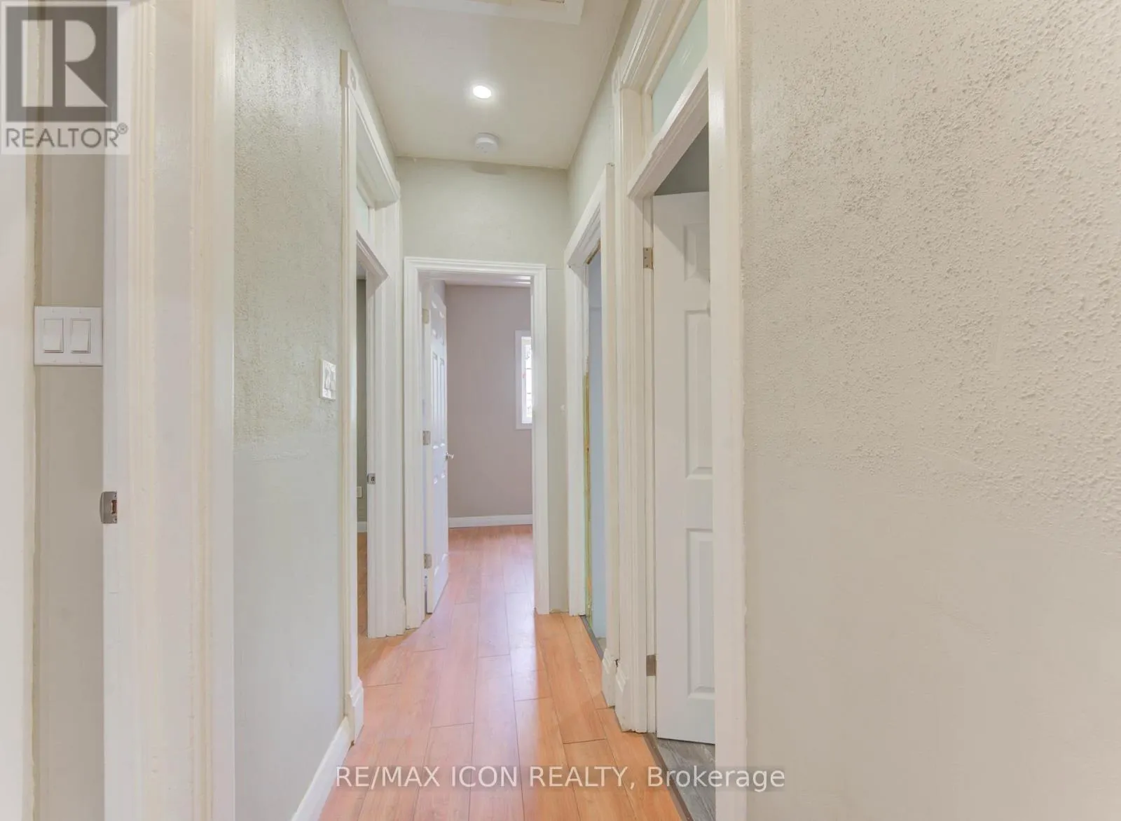 138 COURTLAND AVENUE E