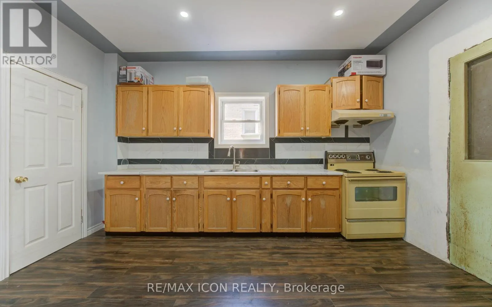 138 COURTLAND AVENUE E