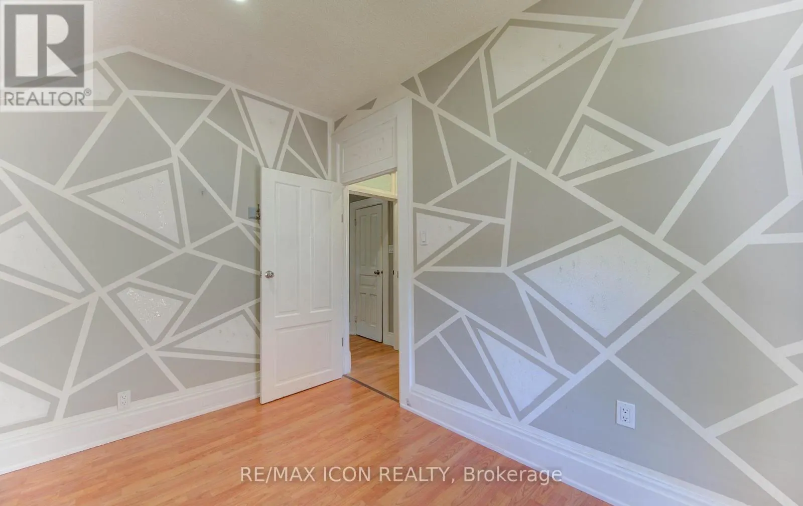 138 COURTLAND AVENUE E