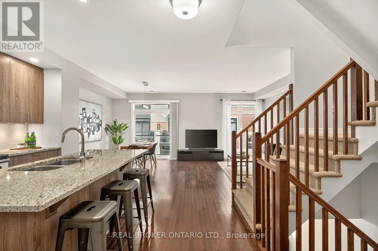 521 CHAPERAL PRIVATE