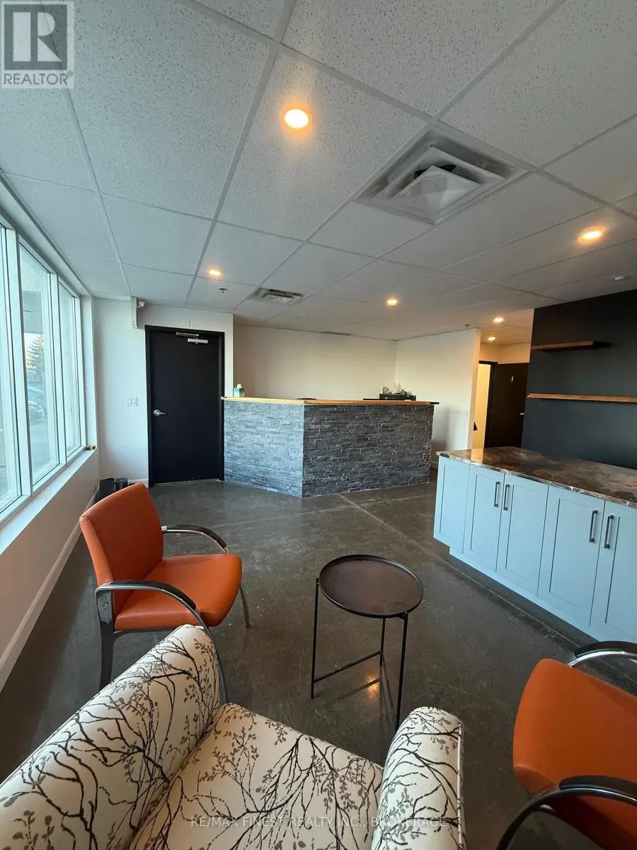 7 - 496 DISCOVERY AVENUE, #7