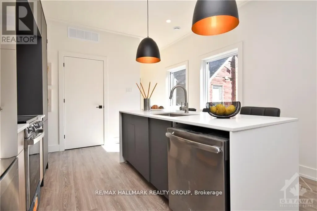 2 - 368 CHAPEL STREET