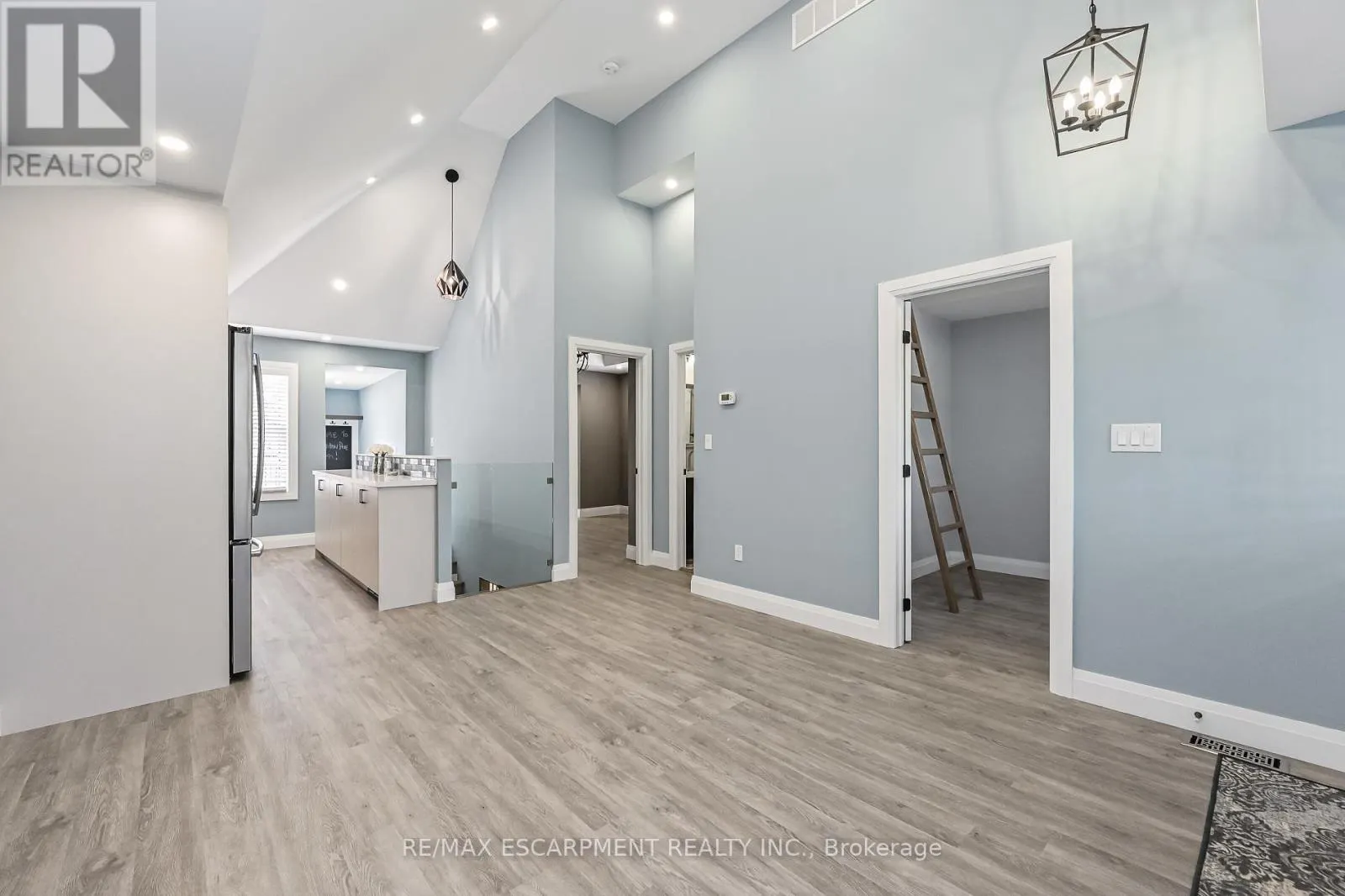 95 HOUGHTON AVENUE N