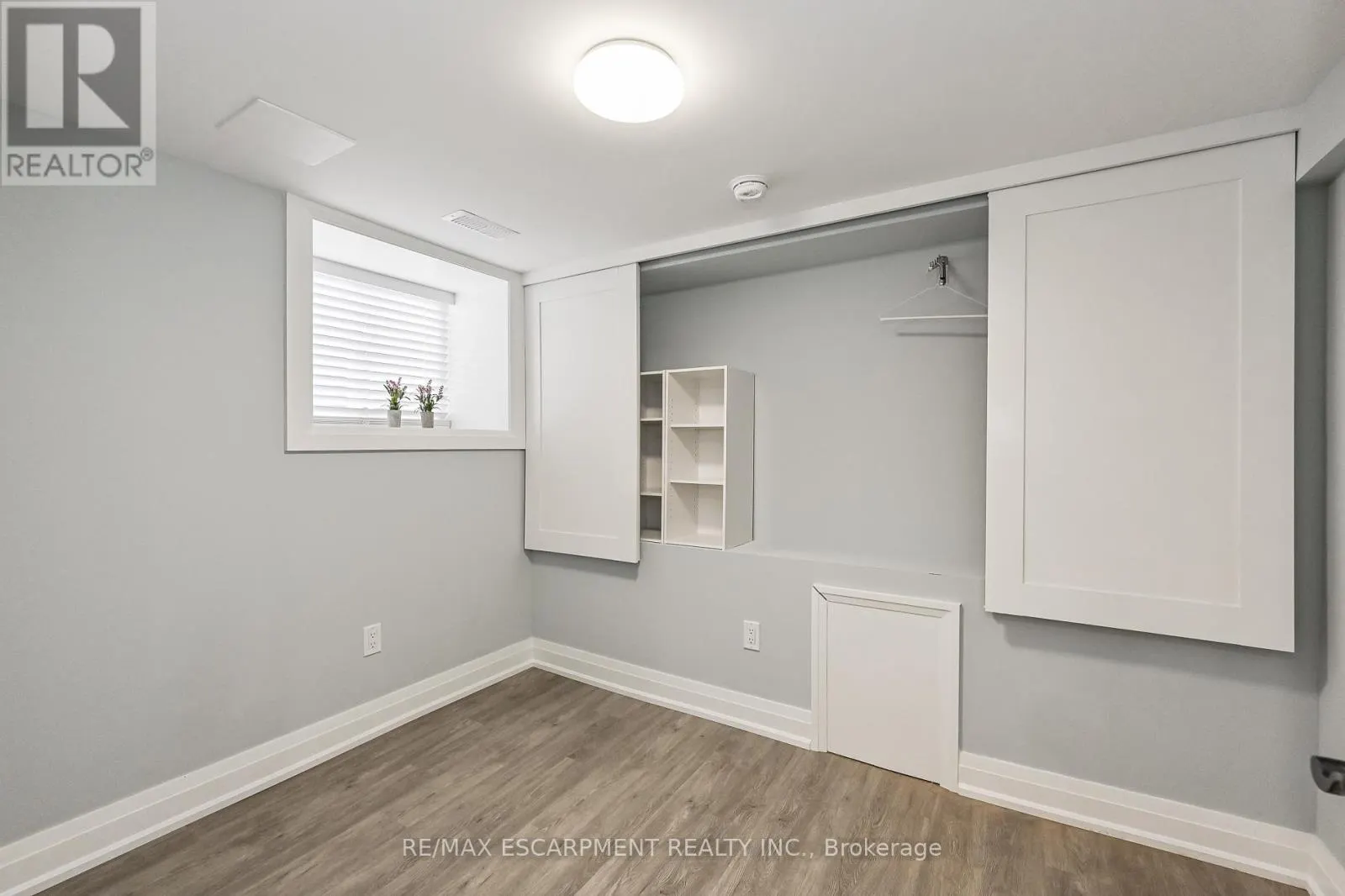 95 HOUGHTON AVENUE N